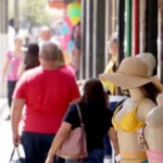 Comércio de rua de Londrina abre normalmente no feriado da Proclamação da República