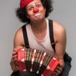 Espetáculo indicado ao Prêmio Gralha Azul de melhor ator tem entrada gratuita nesta sexta-feira