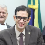 Escala 6×1: comissão aprova PEC que reduz jornada de trabalho e aumenta folgas semanais