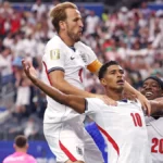 Kane iguala recorde, e Inglaterra bate a Croácia em estreia