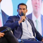 Presidente da CBF pagou viagem de amante nos EUA com verba